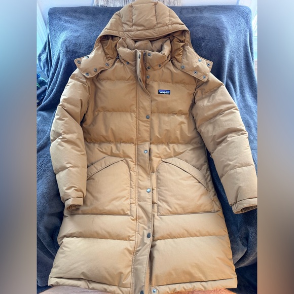 Patagonia Jackets & Blazers - Gently Used Patagonia Women's Downdrift Parka | Medium